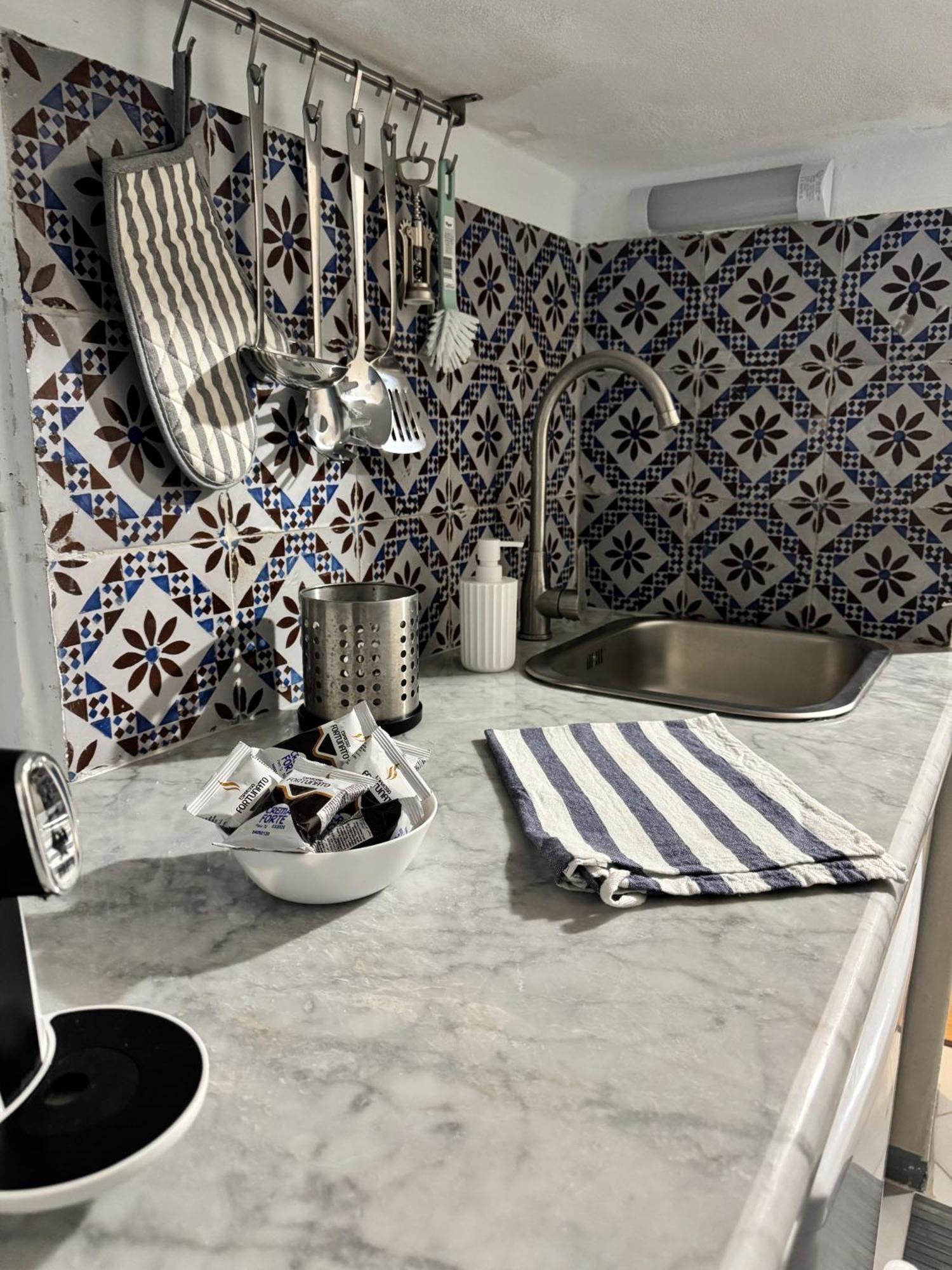 Vetriera Home Палермо Екстериор снимка